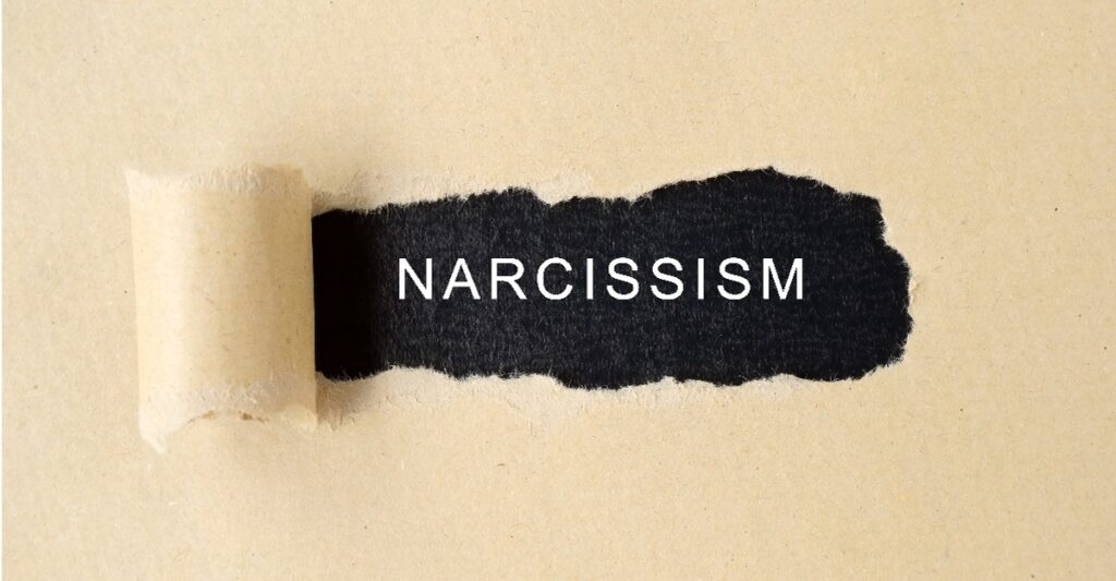 Narcissistic family dynamics forbid true feelings and boundaries. Recognize this toxic pattern and start your journey toward self-empowerment today.