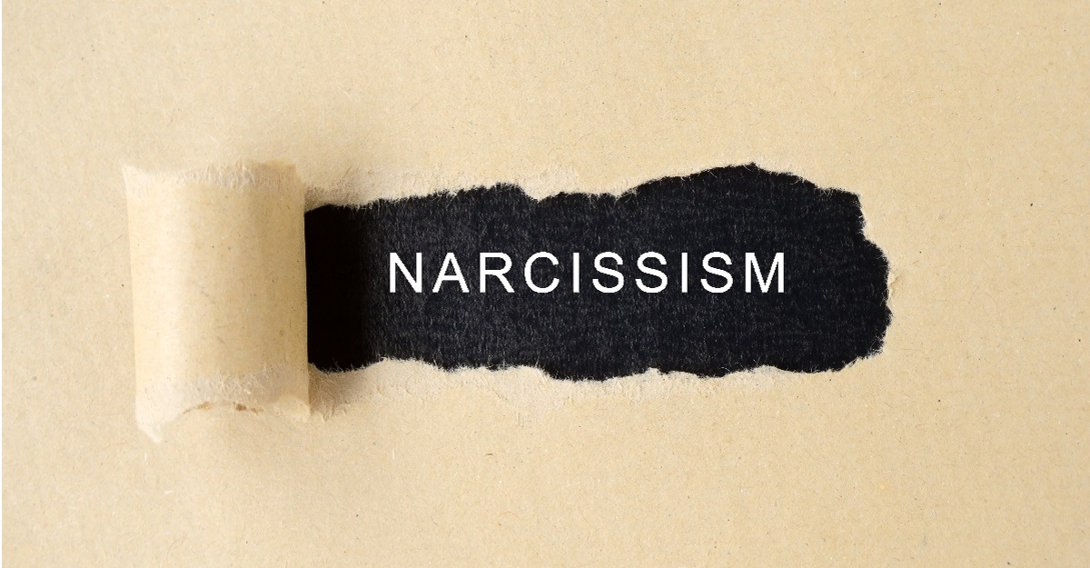 Narcissistic family dynamics forbid true feelings and boundaries. Recognize this toxic pattern and start your journey toward self-empowerment today.
